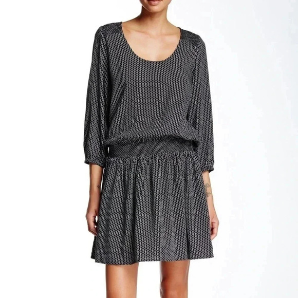 Soft Joie REVOLVE Zandi Smocked Waist Dress Size Large - Picture 1 of 11